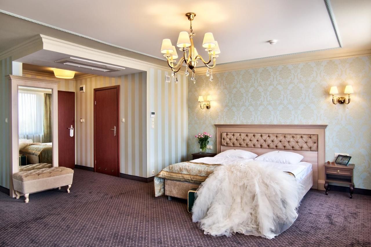 Отель Hotel Podlasie Белосток