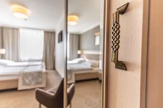 Отель Hotel Podlasie Белосток Двухместный номер с 2 отдельными кроватями-1