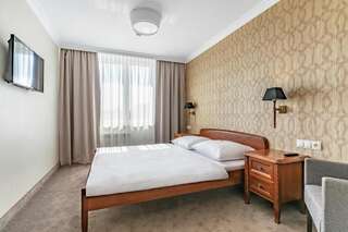 Отель Hotel Podlasie Белосток Семейный номер (для 4 взрослых)-3