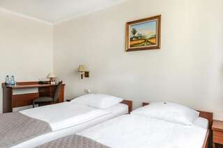 Отель Hotel Podlasie Белосток Двухместный номер с 2 отдельными кроватями-5